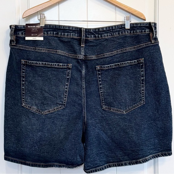 🌈 6/$60, Ava & Viv, Size 22, Blue, Medium Wash, Denim Shorts, 7” Inseam, Zip Fly - Picture 4 of 5